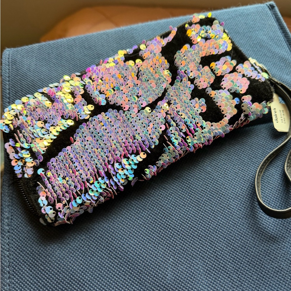 Claire’s Sequin and Wristlet Wallet Iridescent Black Reversible New w/ Tag